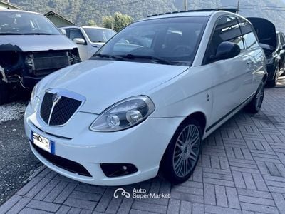 Usata Lancia Ypsilon 105 CV (77 kW) 2010 Bianco Utilitaria