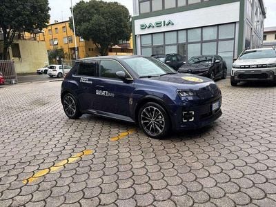 Usata Renault 5 E-Tech Iconic 77 kW (106 CV) 2024 Blu/azzurro Utilitaria