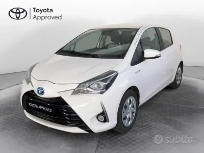 Usata Toyota Yaris Hybrid Active 101 CV (74 kW) 2018 Bianco Berlina