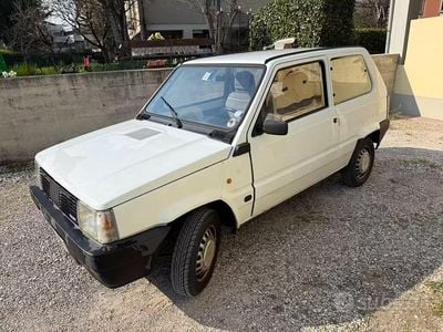 Usata Fiat 750 34 CV (25 kW) 1988 Bianco Berlina