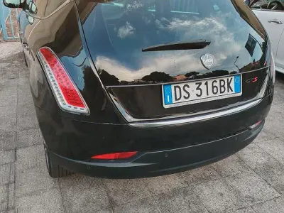 Usata Lancia Delta 120 CV (88 kW) 2008 Nero Utilitaria