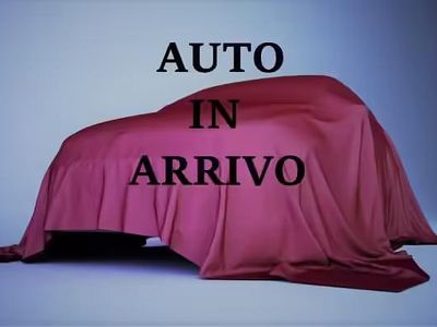 Usata Mercedes GLB200 150 CV (110 kW) 2021 Argento SUV