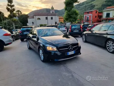 Usata Mercedes A180 109 CV (80 kW) 2017 Nero Utilitaria