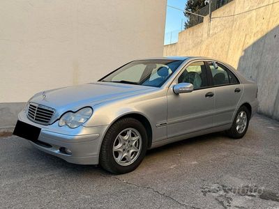 Usata Mercedes C200 Avantgarde 136 CV (100 kW) 2003 Grigio Berlina
