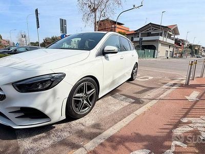 Gebraucht Mercedes B180 116 PS (85 kW) 2019 Weiß Van / Kleinbus
