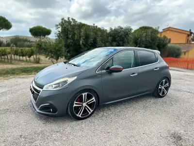 Usata Peugeot 208 GT-line 120 CV (88 kW) 2016 Grigio Utilitaria