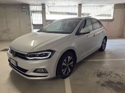 Usata VW Polo Comfortline 95 CV (69 kW) 2019 Bianco Utilitaria