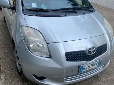 usata Toyota Yaris 5p 1.4 d-4d