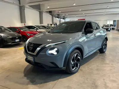 Usata Nissan Juke N-Connecta 114 CV (83 kW) 2023 Ceramic grey SUV