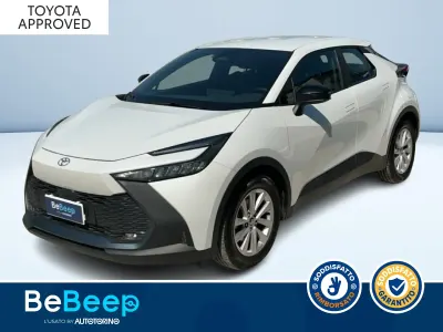 Usata Toyota C-HR Active 140 CV (102 kW) 2024 Bianco metallizzato SUV