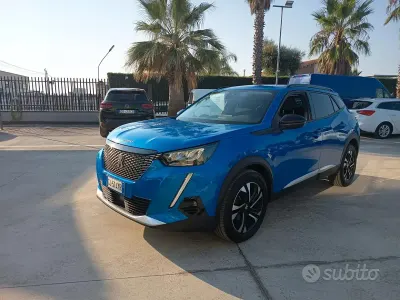 Usata Peugeot 2008 Allure 110 CV (80 kW) 2022 Bluazzurro SUV