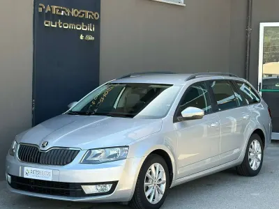 Usata Skoda Octavia Executive 110 CV (80 kW) 2016 Argento Station wagon