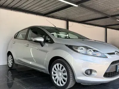 Usata Ford Fiesta 97 CV (71 kW) 2010 Grigio Berlina