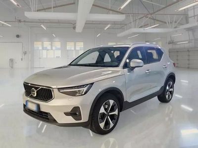 Grigio Usata 2022 Volvo XC40 Core SUV | 25.750 € (Buon prezzo)