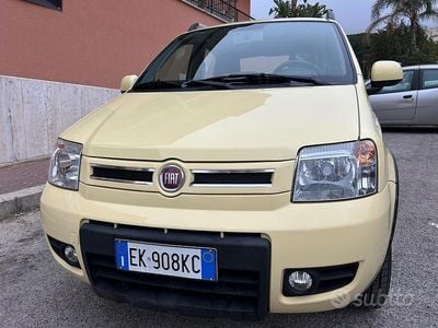 Gebraucht Fiat Panda 4x4 75 PS (55 kW) 2011 Gelb Kleinwagen