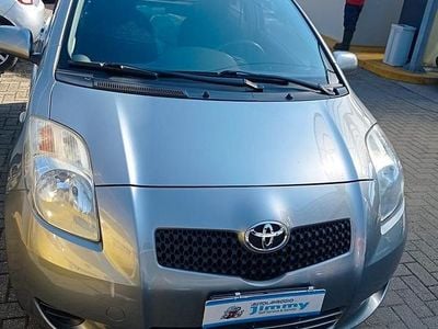 Usata Toyota Yaris 69 CV (50 kW) 2006 Grigio Berlina
