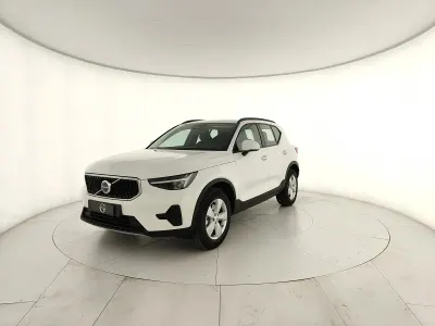 Nuova Volvo XC40 163 CV (119 kW) 2026 Bianco ghiacciaio SUV