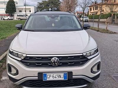 Usata VW T-Roc Life 110 CV (80 kW) 2023 Beige SUV