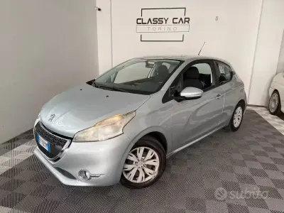 Usata Peugeot 208 Allure 82 CV (60 kW) 2013 Grigio Utilitaria