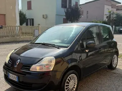 Usata Renault Modus 75 CV (55 kW) 2010 Nero Monovolume