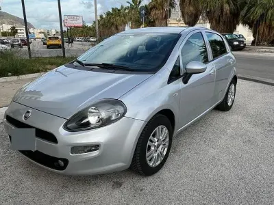 Usata Fiat Punto Lounge 69 CV (50 kW) 2015 Grigio Utilitaria