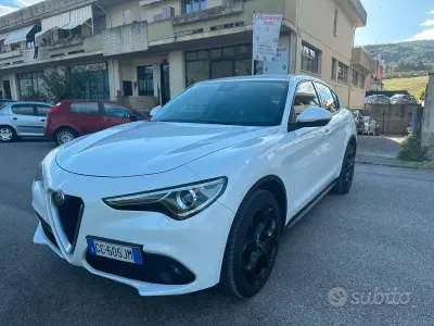 Second-hand Alfa Romeo Stelvio 160 CP (117 kW) 2020 Alb SUV