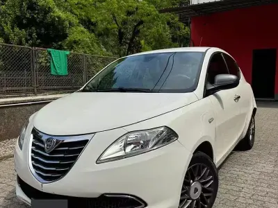Usata Lancia Ypsilon