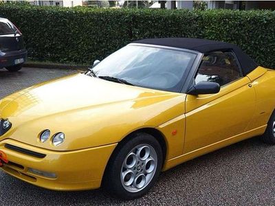 Usata Alfa Romeo Spider 144 CV (105 kW) 2000 Giallo Cabrio