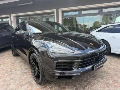 Usata Porsche Cayenne Black Edition 462 CV (339 kW) 2022 Nero jet metallizzato SUV