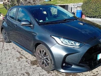 Usata Toyota Yaris Hybrid Trend 92 CV (67 kW) 2021 Grigio Berlina