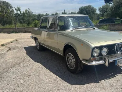 Usata Alfa Romeo 2000 131 CV (96 kW) 1970 Verde Berlina