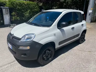 Usata Fiat Panda 4x4 Pop 86 CV (63 kW) 2022 Bianco Utilitaria