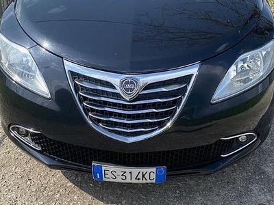 Usado Lancia Ypsilon 85 CV (62 kW) 2013 Utilitario