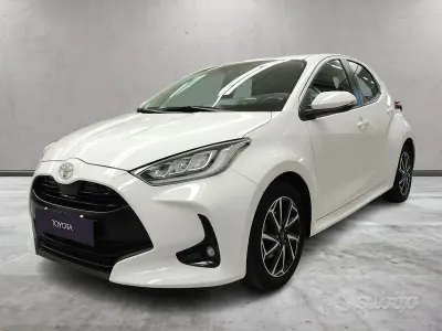 Begagnad Toyota Yaris Trend 72 HK (52 kW) 2022 Vit Halvkombi