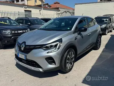 Usata Renault Captur Intens 95 CV (69 kW) 2020 Grigio SUV