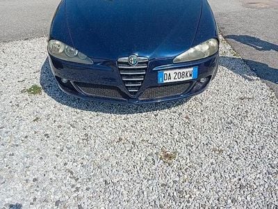 Usata Alfa Romeo 147 140 CV (102 kW) 2006 Blu Utilitaria