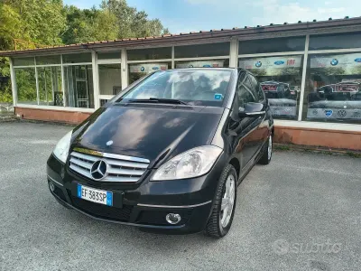Usata Mercedes A180 Avantgarde 109 CV (80 kW) 2011 Nero Utilitaria