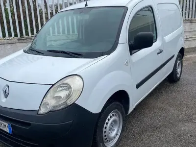 Usata Renault Kangoo Dynamique 68 CV (50 kW) 2009 Bianco Monovolume