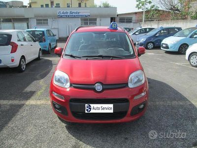Usata Fiat Panda Easy 69 CV (50 kW) 2012 Rosso metallizzato Utilitaria
