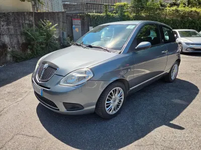 Usata Lancia Ypsilon 60 CV (44 kW) 2007 Grigio Utilitaria