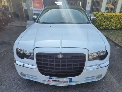 Usata Chrysler 300C Touring 218 CV (160 kW) 2008 Bianco Station wagon