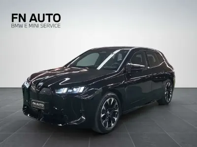 Usata BMW iX M Sport 400 kW (544 CV) 2025 Nero SUV