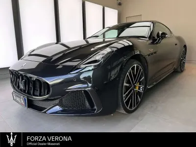 Begagnad Maserati Granturismo 549 HK (403 kW) 2024 Svart Sportkupé