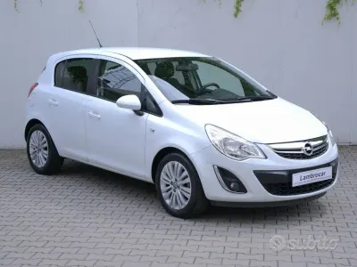 Usata Opel Corsa Edition 84 CV (61 kW) 2013 Bianco Utilitaria