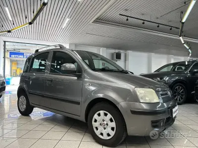Usata Fiat Panda Active 69 CV (50 kW) 2010 Grigio Utilitaria