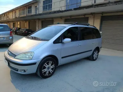 Usata Ford Galaxy Ghia 130 CV (95 kW) 2005 Grigio Monovolume