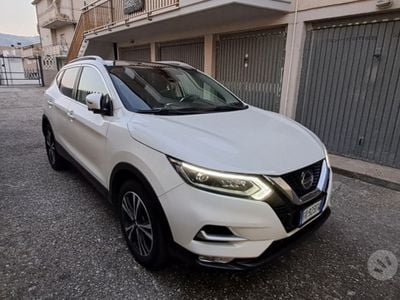 Usata Nissan Qashqai N-Connecta 131 CV (96 kW) 2018 Bianco SUV