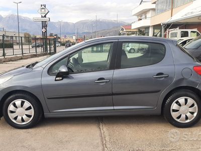 usata Peugeot 207 1.4 diesel ok neo patentati