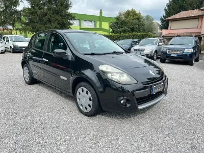 Usata Renault Clio II 75 CV (55 kW) 2010 Nero Berlina