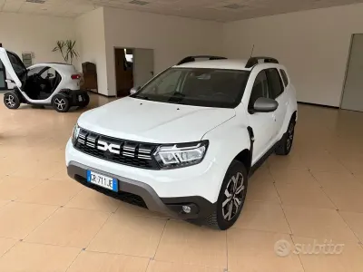 Second-hand Dacia Duster Prestige 101 CP (74 kW) 2023 Alb SUV